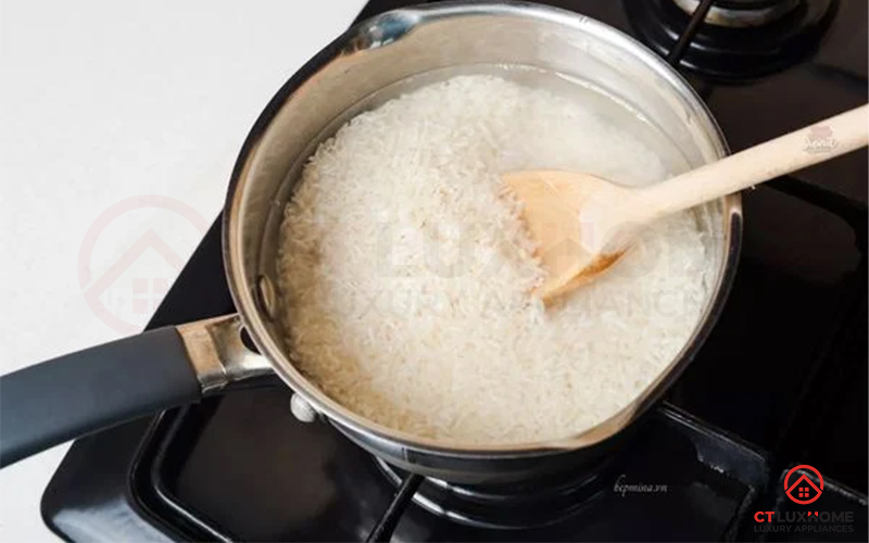 CÁCH NẤU CHÁO TRẮNG BẰNG BẾP GA ĐƠN GIẢN NHƯNG NGON MIỆNG 3