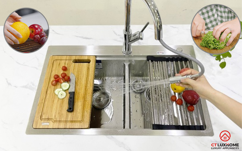 Phụ kiện thớt gỗ giúp người dùng cắt thái thực phẩm ngay trên chậu rửa