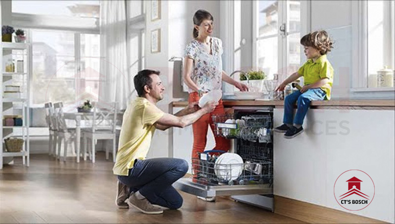 Sử dụng máy rửa chén giúp bạn có thời gian cho gia đình nhiều hơn