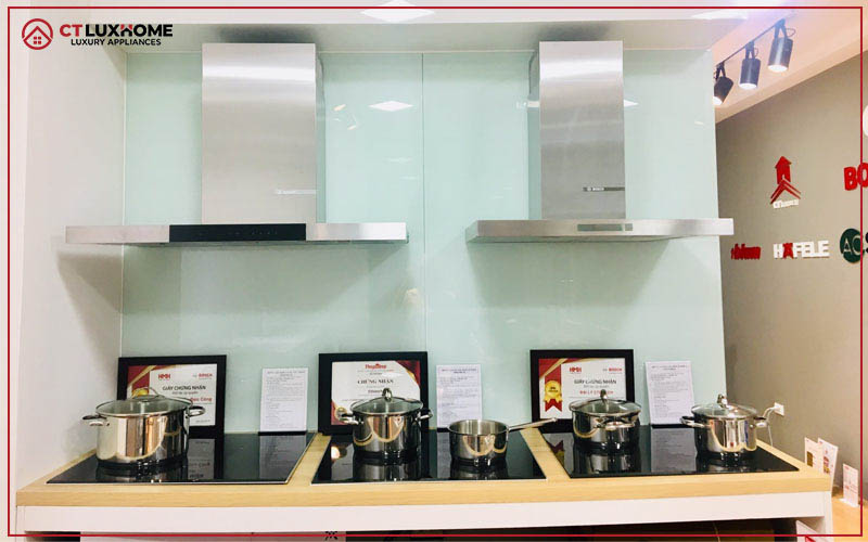 Showroom CT Luxhome phân phối thiết bị bếp từ thương hiệu nổi tiếng.