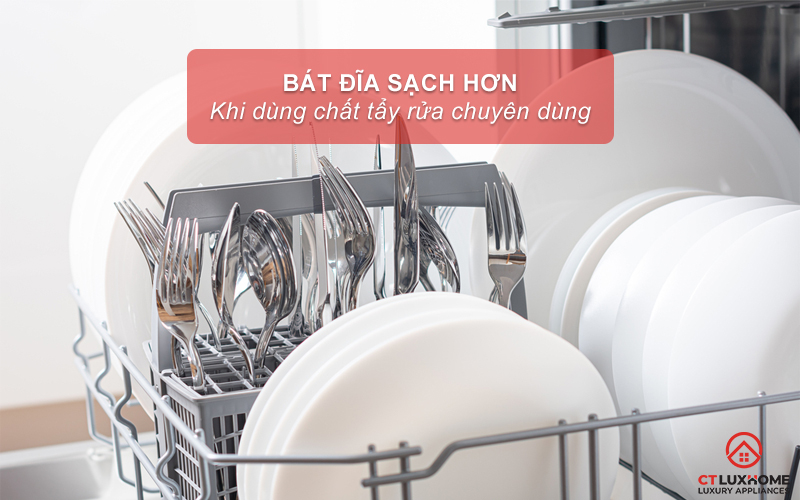 Sử dụng chất tẩy rửa cho máy rửa bát giúp bát đĩa sạch khô hơn.