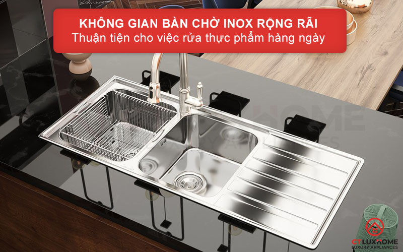 Không gian inox thuận tiện cho việc rửa thực phẩm hàng ngày