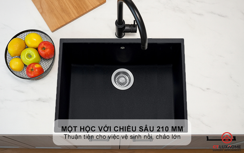 Một hộc rửa lớn với chiều sâu 210 mm