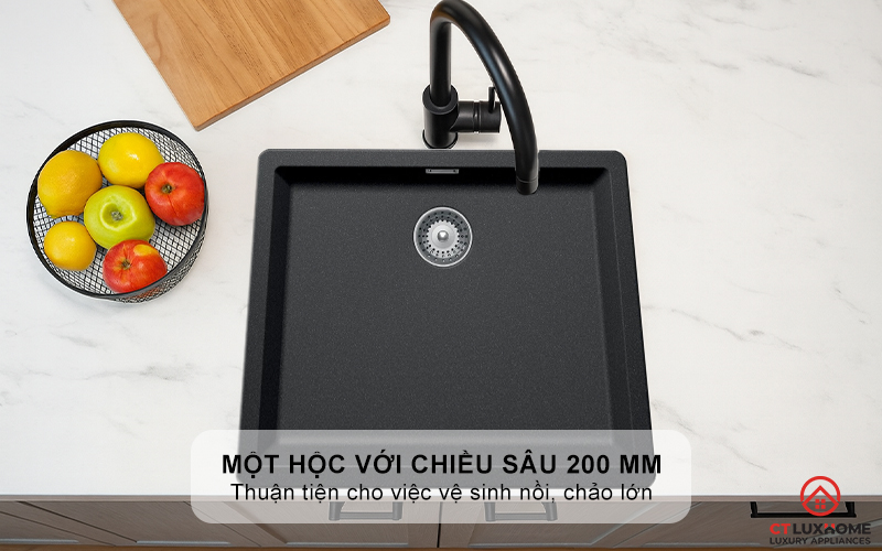 Một hộc rửa lớn với chiều sâu 200 mm