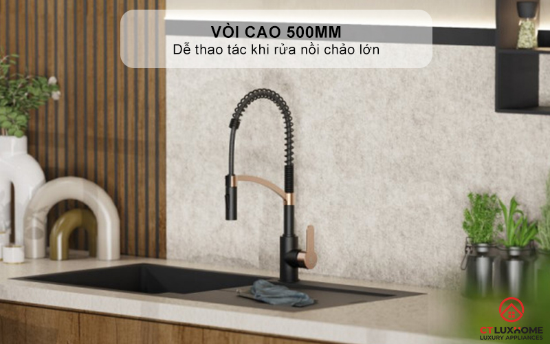Vòi cao, dễ thao tác khi rửa nồi chảo lớn