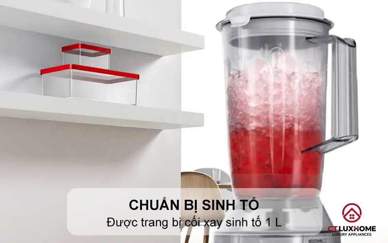 Chuẩn bị sinh tố bằng cối xay sinh tố đi kèm