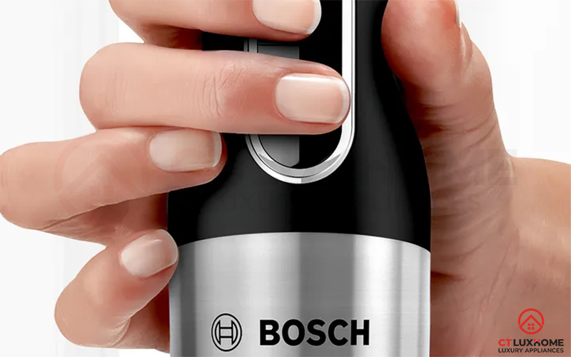 Máy xay cầm tay Bosch MS6CM6166 được thiết kế với tay cầm tiện dụng