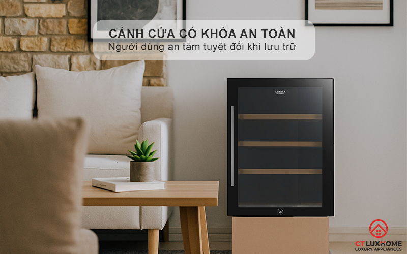 Cánh cửa có khóa an toàn